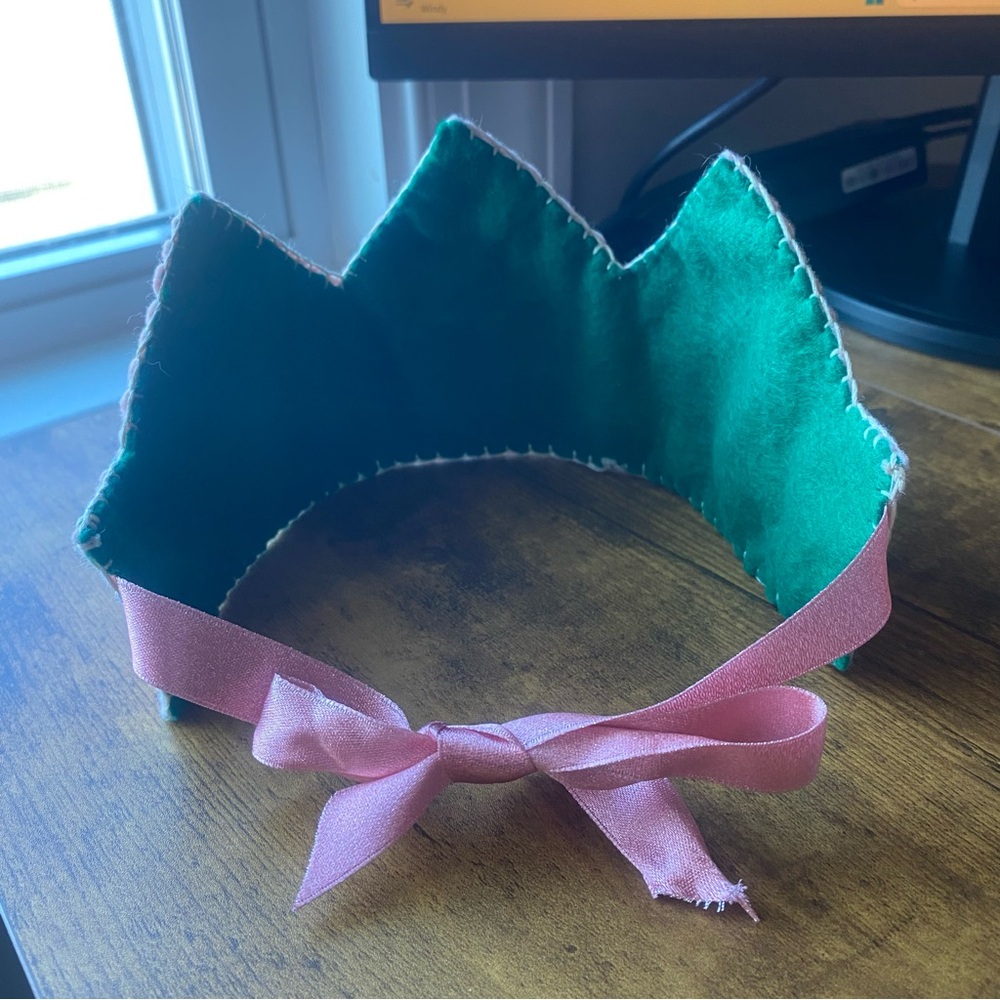 Hand-Embroidered First Birthday Waldorf Felt Crown - Picture 8 of 8